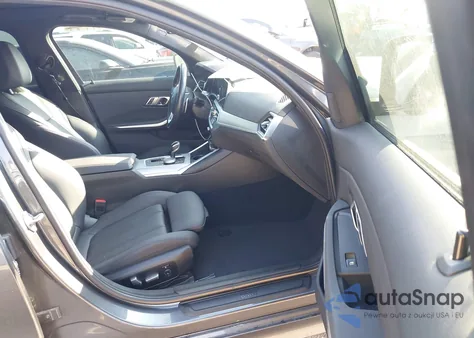 2021 BMW 3 Series 330E z USA, uszkodzony, nr VIN 3MW5P7J00M8B76502